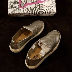 🆕 NWT Brash Silver Perforated Slip On